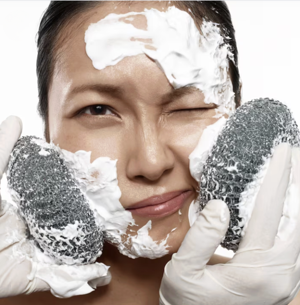 Lạm dụng tẩy tế b&agrave;o chết