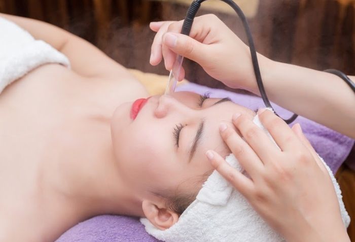 V&igrave; sao cần chăm s&oacute;c dưỡng da đều đặn tại ph&ograve;ng kh&aacute;m da liễu?