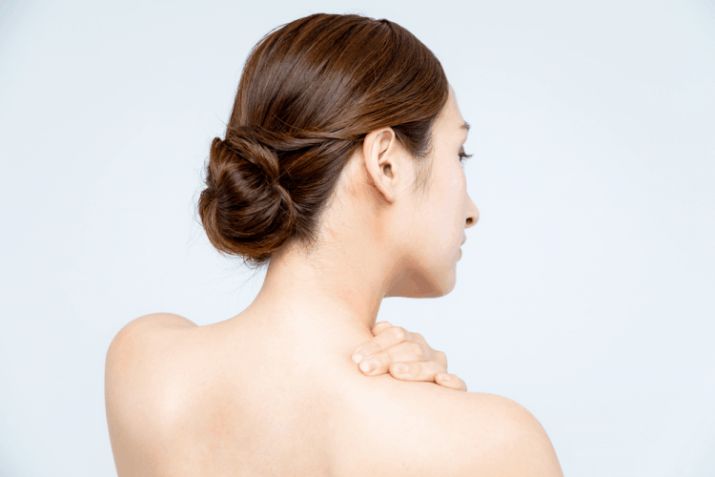 Giải pháp trị mụn lưng hiệu quả từ việc khám da liễu chuẩn y khoa