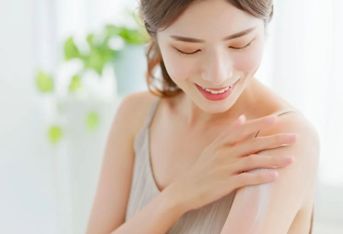 L&agrave;m trắng da với lotion dưỡng trắng body